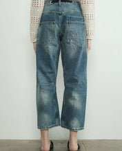 Load image into Gallery viewer, ‘Eyelet’ barrel jeans
