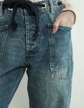 Load image into Gallery viewer, ‘Eyelet’ barrel jeans
