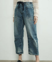 Load image into Gallery viewer, ‘Eyelet’ barrel jeans
