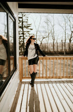 Load image into Gallery viewer, the 'more issues then vogue' tee

