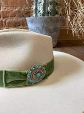 Load image into Gallery viewer, Charlie 1 Horse 'Shiloh' Hat
