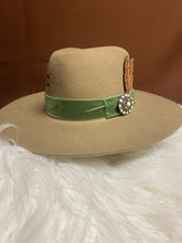 Load image into Gallery viewer, Charlie 1 Horse 'Hippie' hat
