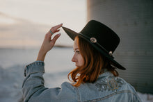 Load image into Gallery viewer, Charlie 1 Horse 'Stage Coach' Hat
