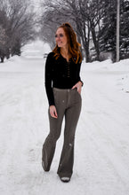 Load image into Gallery viewer, the 'vibe' flares
